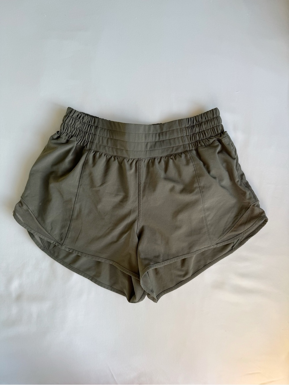 Lululemon Hotty Hot HR 2.5” Shorts